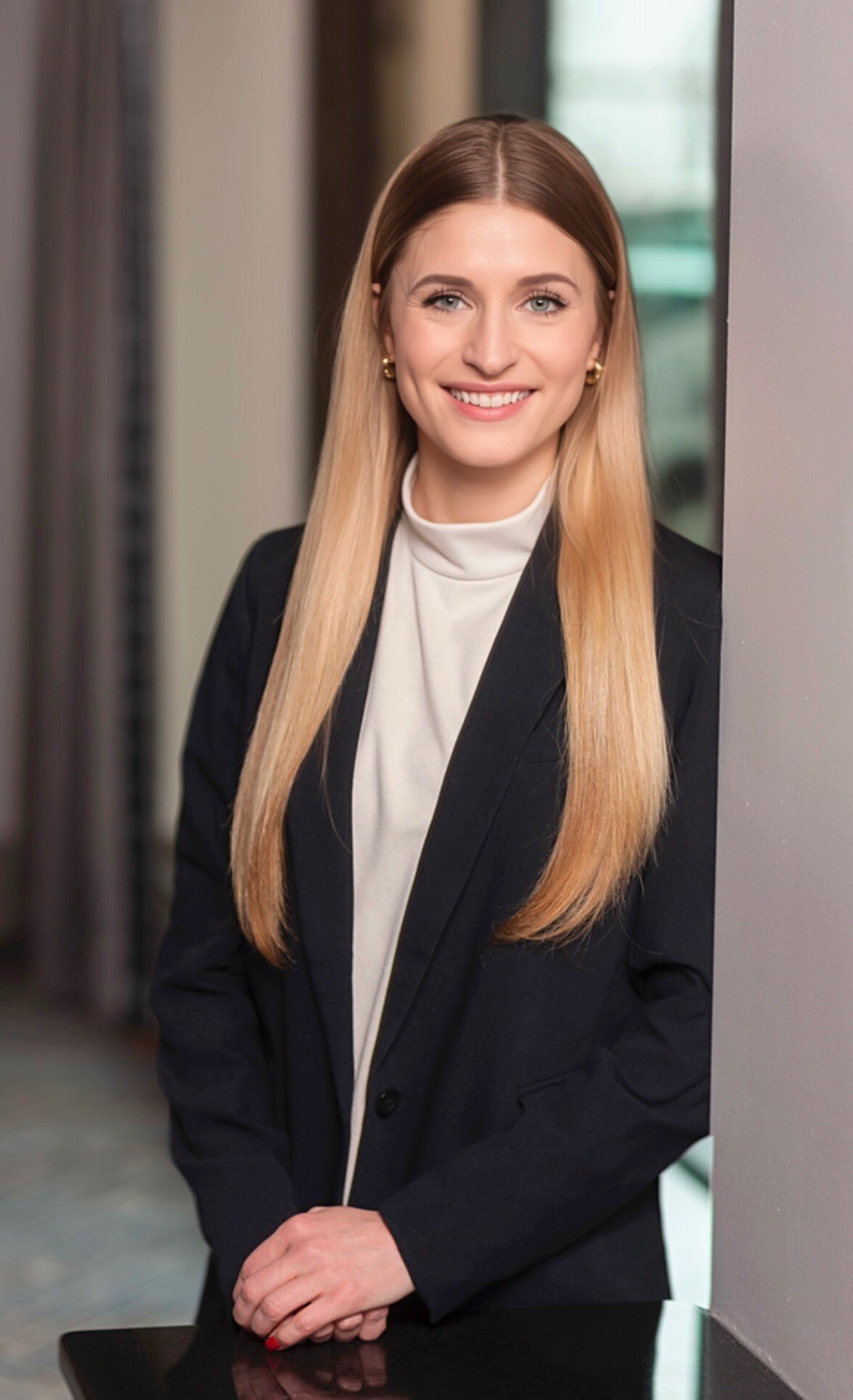 Headshot - Kelsey Cornwell